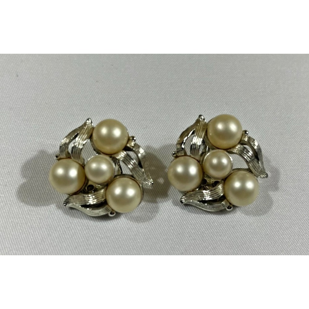 Star Vintage Clip On Earrings Silver Tone Faux Pearl Cluster Coquette MCM